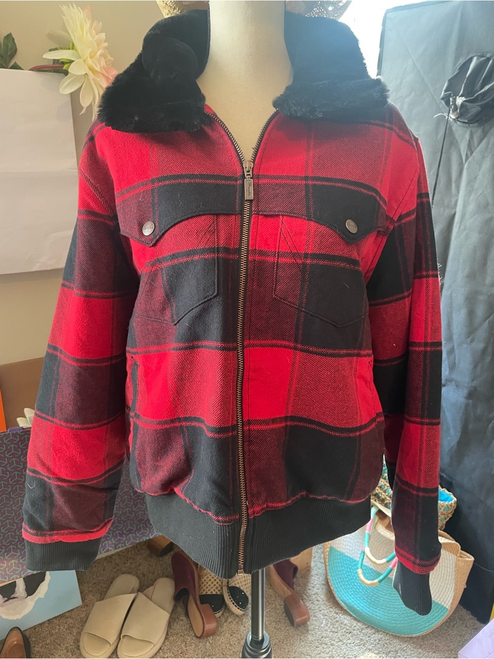 Wrangler Retro Woman’s Fur Collar Jacket in Sz XL is NWT